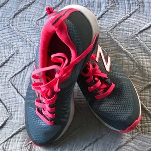 New Balance FantomFit sneakers